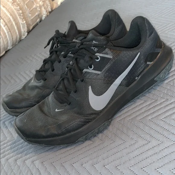 Athletic Shoes Nike Varsity Compete Tr 3 Grey Nike Varsity  display picture 1